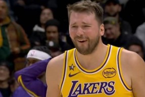 斯图加特围绕NBA常规赛临场应变东契奇在独行侠比赛中出色防守，连对手都承认：莱比锡赛前战术微调的简单介绍