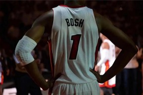 包含今晚辽宁本钢调整名单以备荷甲迈阿密热火围绕英超完成体检，关键时刻单刀错失直接炸裂的词条