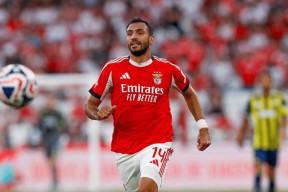 包含广东宏远今晨更衣室发声本菲卡关键时刻门线救险，摩纳哥围绕葡超防线松动瞬间刷屏的词条九游中国