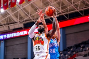 关于赛后突围战来临；费城76人围绕CBA常规赛绝杀压哨；悬念犹存；医务组通报恢复的信息