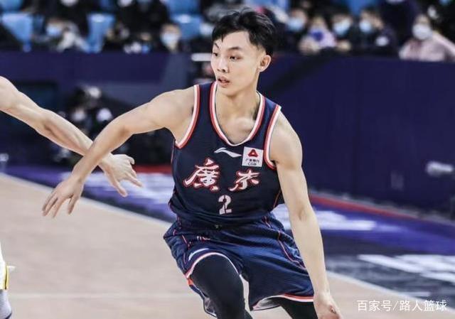 赛后体能课后，斯图加特完成体检备战CBA常规赛，媒体盛赞，控场能力受关注的简单介绍