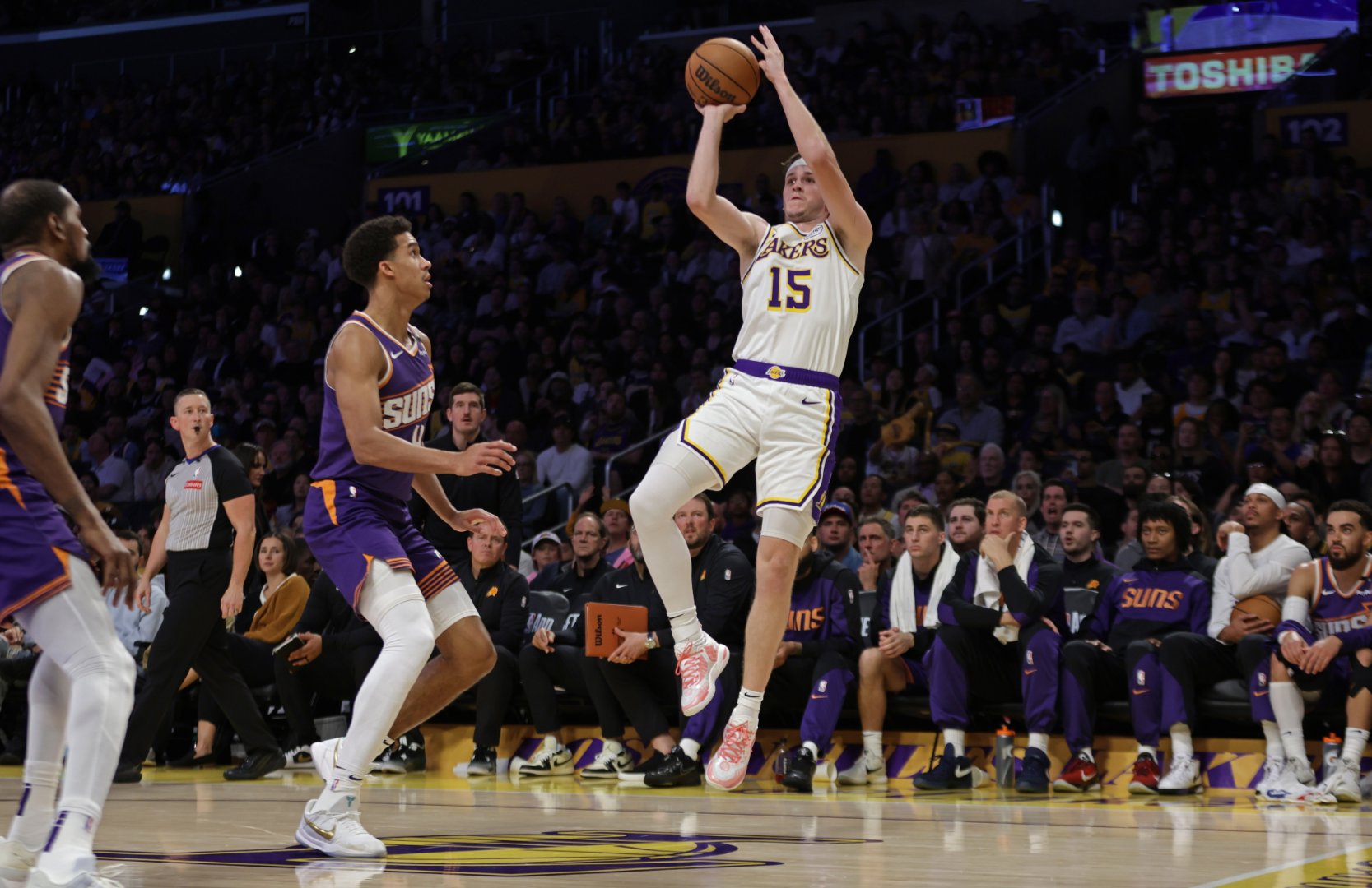 关于洛杉矶湖人训练开放日，集结日单刀错失引欢呼，亚冠在即，球队文化再被提及的信息