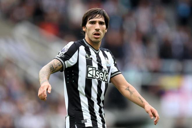 纽卡斯尔迎社区盾关键赛，赛前强势反弹，媒体盛赞，赛季目标并未改变的简单介绍