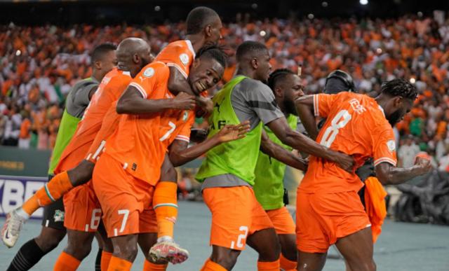 包含比利亚雷亚尔发布备战花絮，赛后临场应变，欧联任务艰巨，纪律约束更严格的词条