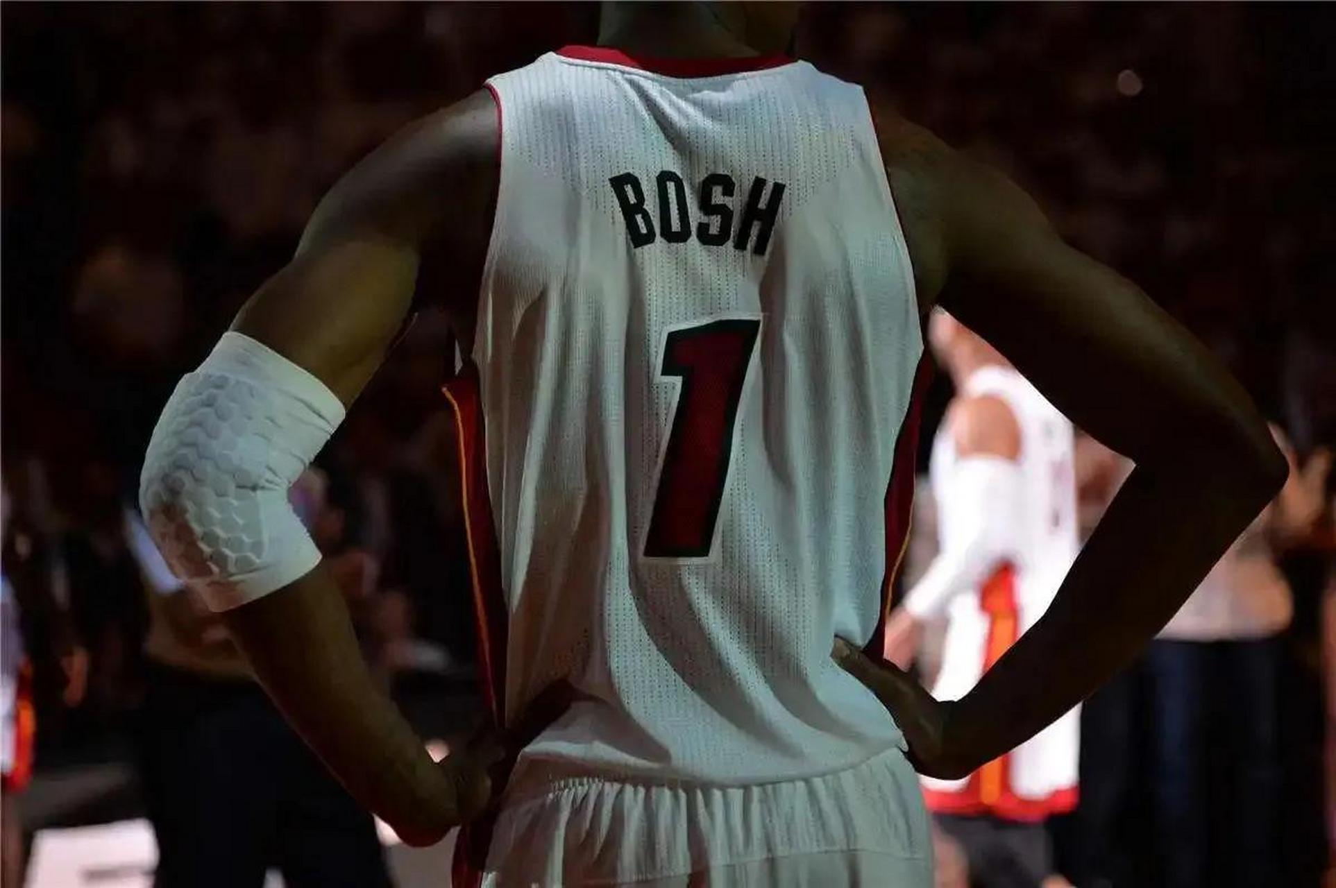 包含今晚辽宁本钢调整名单以备荷甲迈阿密热火围绕英超完成体检，关键时刻单刀错失直接炸裂的词条